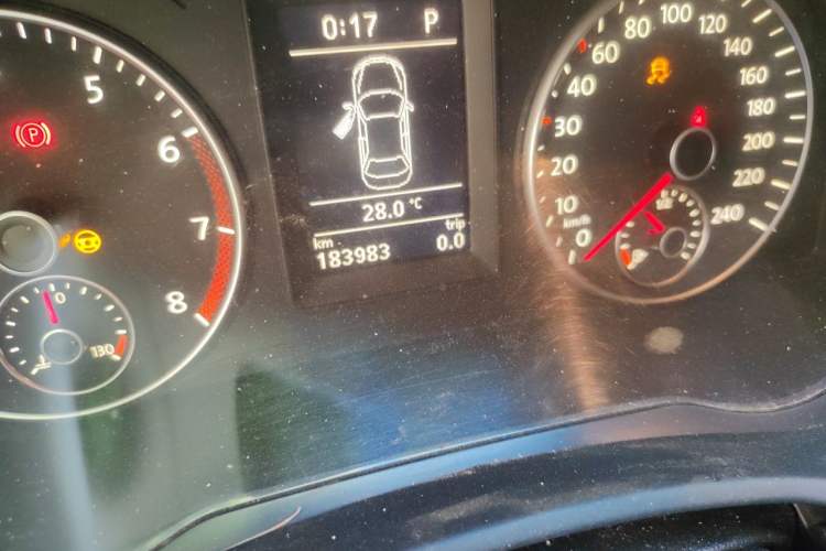 Used Volkswagen Sagitar 2011 1.8TSI Automatic Champion Edition Odometer Close Up