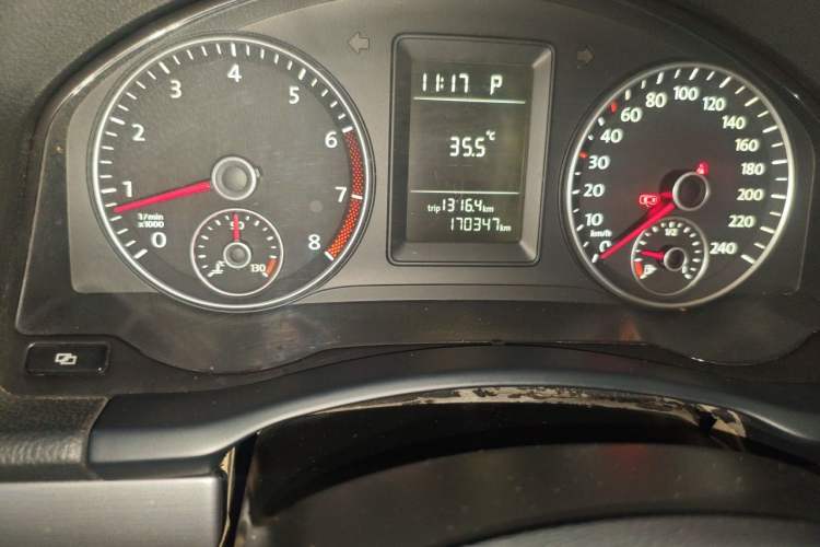 Used Volkswagen Sagitar 2011 1.6L Automatic Comfort Edition Odometer Close Up