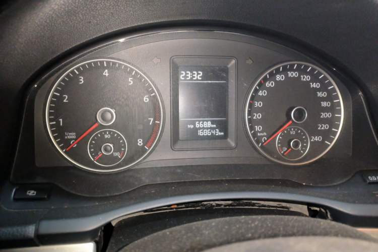 Used Volkswagen Sagitar 2011 1.6L Automatic Comfort Edition Odometer Close Up