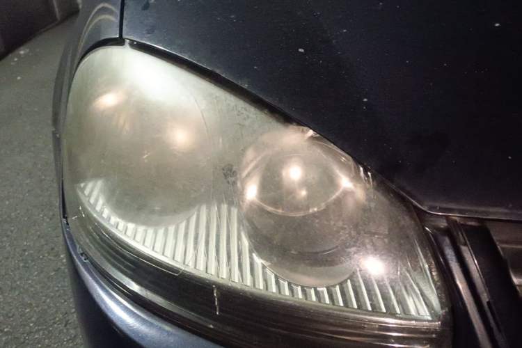 Used Volkswagen Sagitar 2011 1.4 TSI Manual Luxury Edition Right Front Headlight