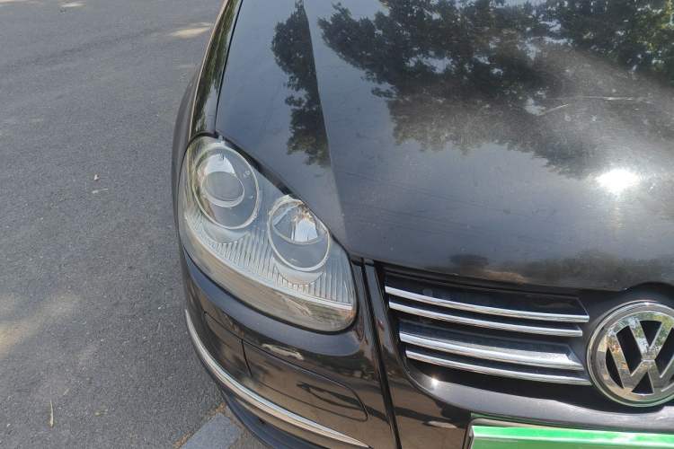 Used Volkswagen Sagitar 2011 1.6L Automatic Special Edition Right Front Headlight