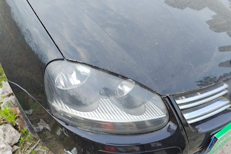 Used Volkswagen Sagitar 2011 1.6L Manual Comfort Version Right Front Headlight
