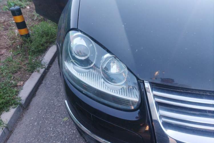 Used Volkswagen Sagitar 2011 1.6L Manual Special Edition Right Front Headlight