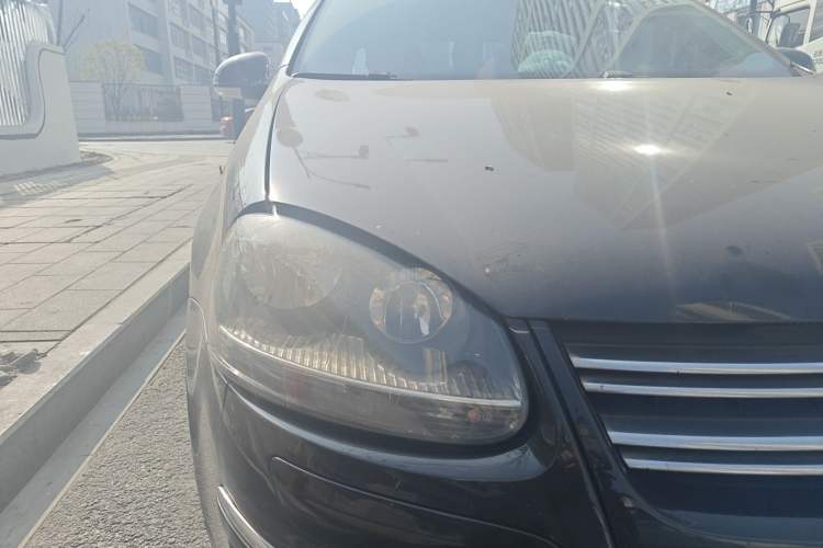 Used Volkswagen Sagitar 2011 1.4 TSI Manual Tech Model Right Front Headlight