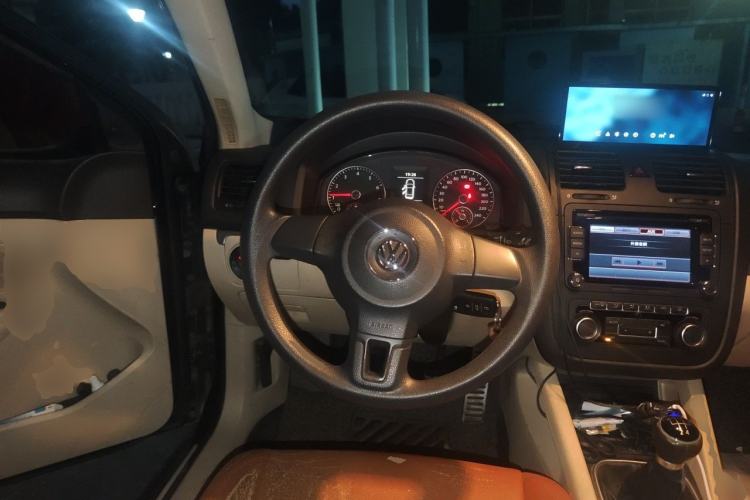 Used Volkswagen Sagitar 2011 1.4 TSI Manual Tech Model Steering Wheel