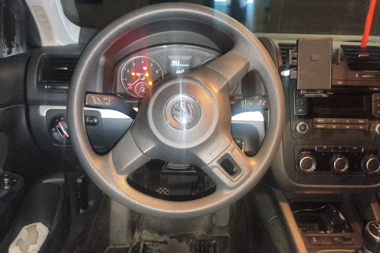 Used Volkswagen Sagitar 2011 1.6L Manual Comfort Version Steering Wheel