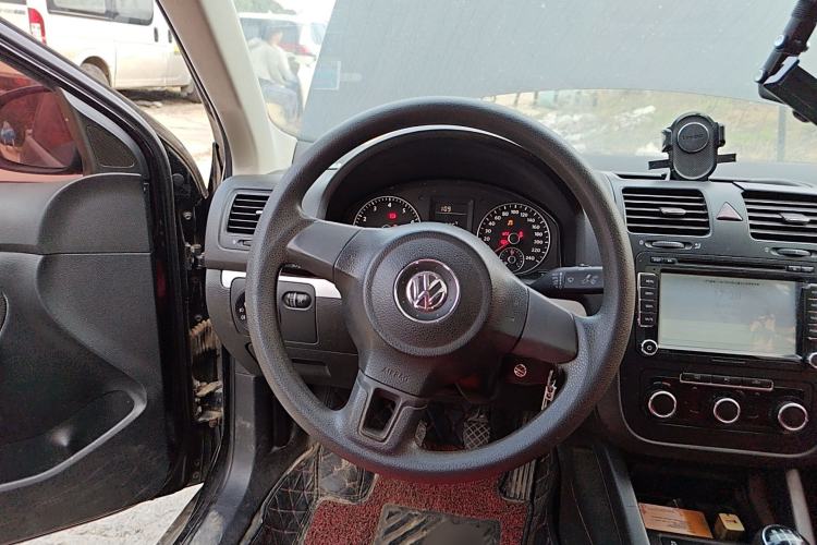 Used Volkswagen Sagitar 2011 1.6L Manual Comfort Version Steering Wheel