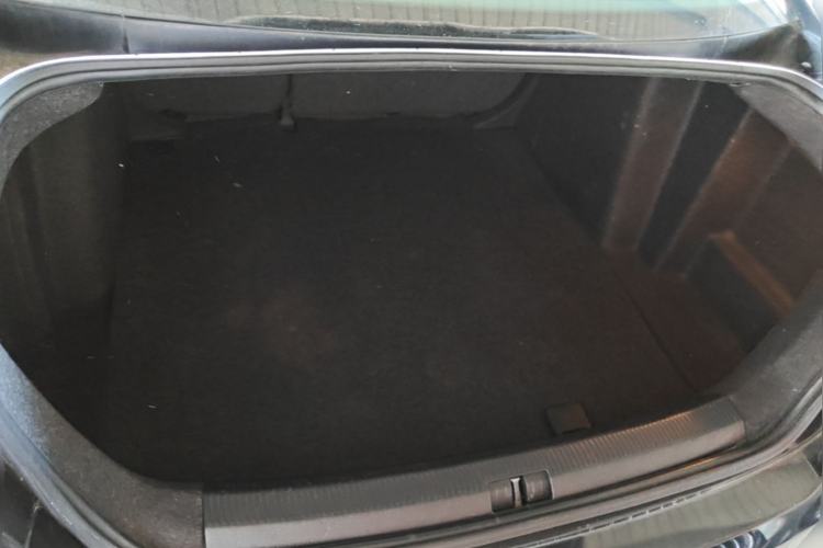 Used Volkswagen Sagitar 2011 1.6L Manual Comfort Version Trunk
