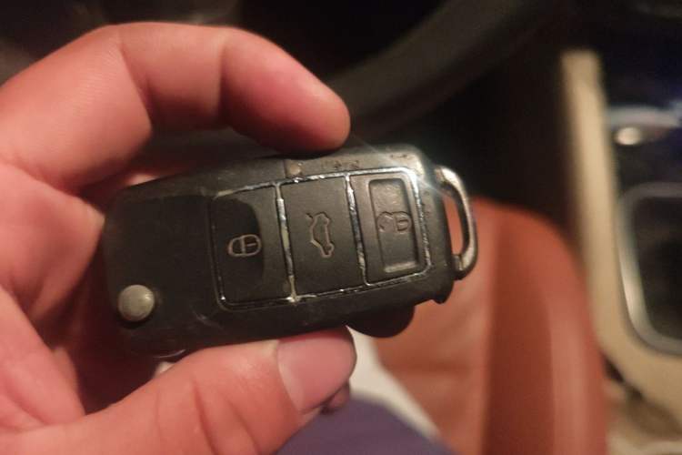 Used Volkswagen Sagitar 2011 1.4 TSI Manual Tech Model Vehicle Key
