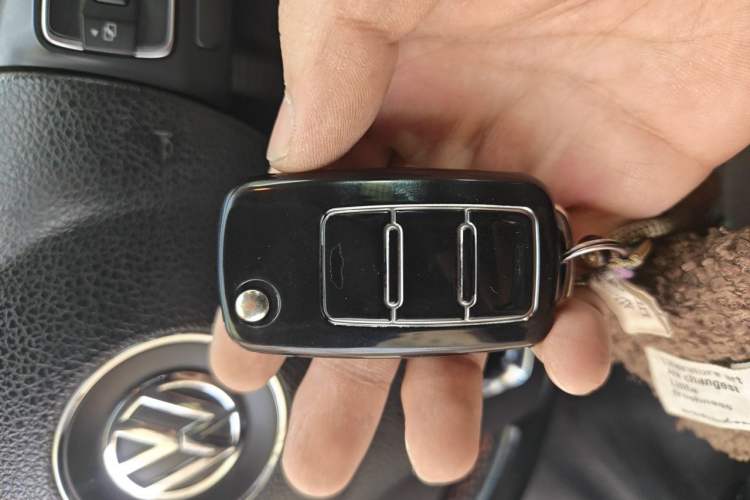 Used Volkswagen Sagitar 2011 1.8TSI Automatic Champion Edition Vehicle Key