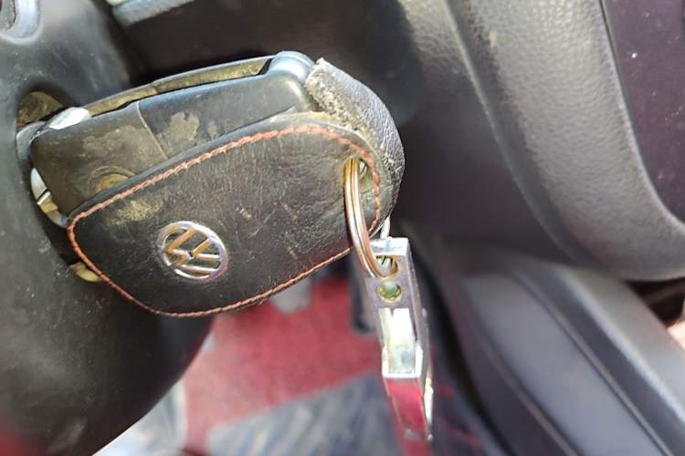 Used Volkswagen Sagitar 2011 1.6L Manual Comfort Version Vehicle Key