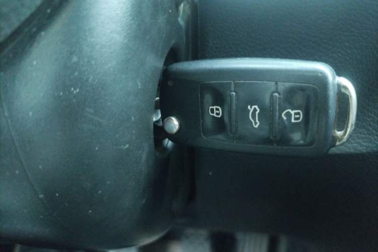 Used Volkswagen Sagitar 2011 1.6L Manual Special Edition Vehicle Key