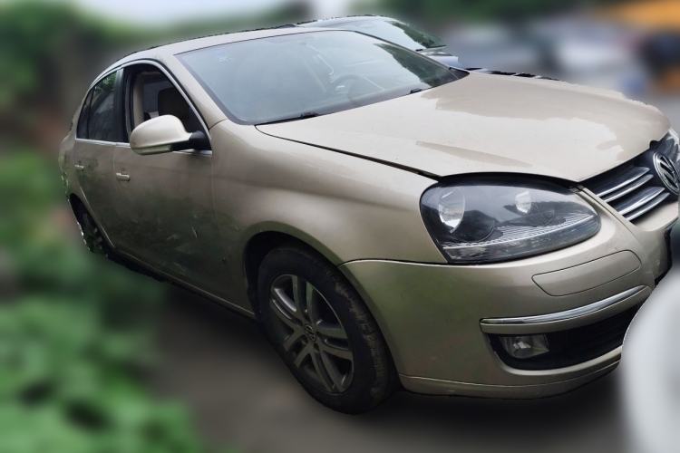 Used Volkswagen Sagitar 2011 1.6L Automatic Fashion Edition Front Right 45 Deg