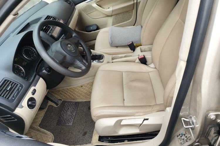 Used Volkswagen Sagitar 2011 1.6L Automatic Fashion Edition Left Front Seat