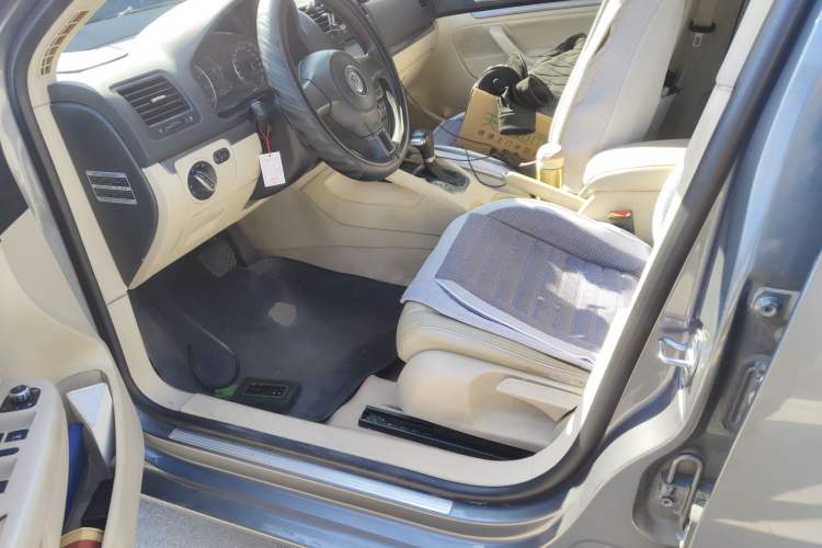 Used Volkswagen Sagitar 2011 1.4 TSI Automatic Tech Model Driver Seat