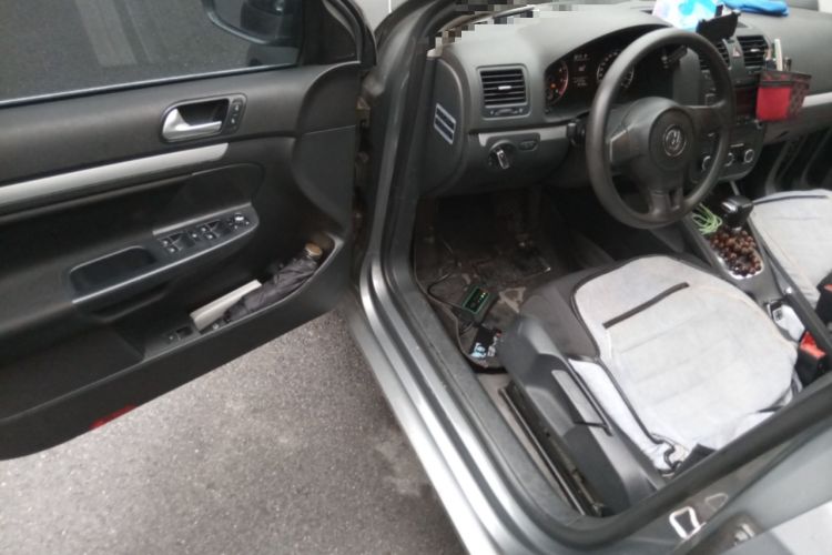 Used Volkswagen Sagitar 2011 1.6L Automatic Comfort Edition Driver Seat