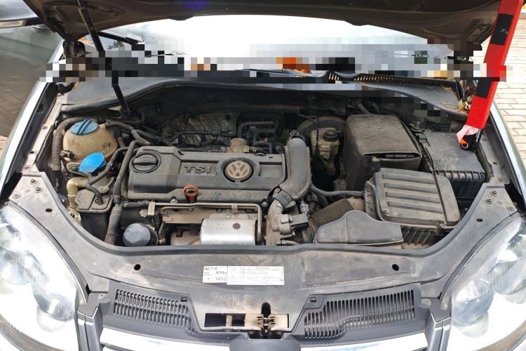 Used Volkswagen Sagitar 2011 1.4 TSI Manual Luxury Edition Engine Bay