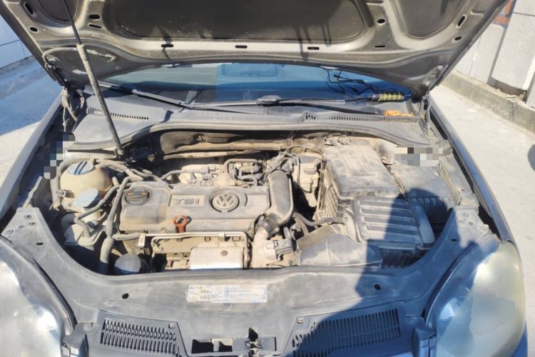 Used Volkswagen Sagitar 2011 1.4 TSI Automatic Tech Model Engine Bay