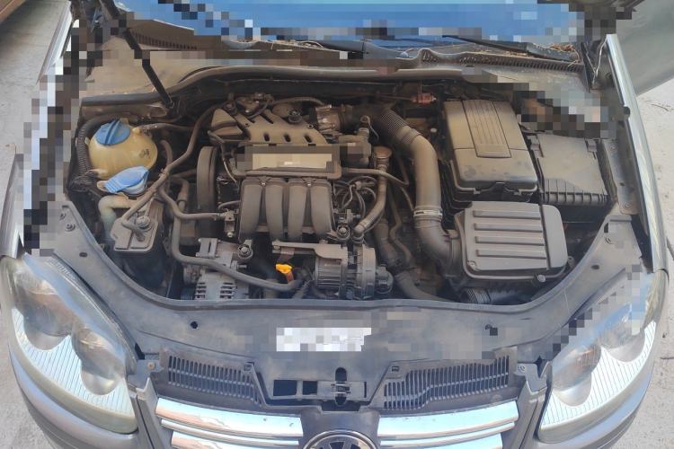 Used Volkswagen Sagitar 2011 1.6L Automatic Comfort Edition Engine Bay