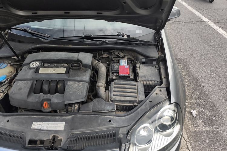 Used Volkswagen Sagitar 2011 1.6L Automatic Special Edition Engine Bay Left