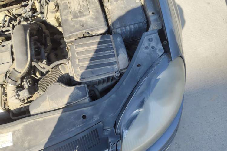 Used Volkswagen Sagitar 2011 1.4 TSI Automatic Tech Model Engine Bay Left