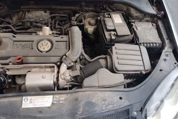 Used Volkswagen Sagitar 2011 1.4 TSI Automatic Luxury Edition Engine Bay Left