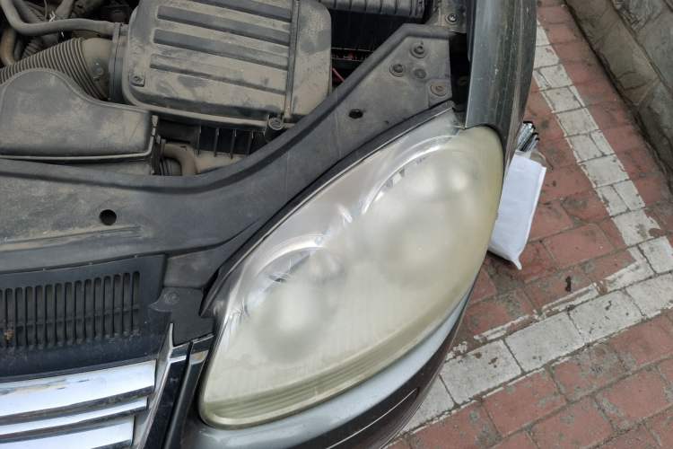 Used Volkswagen Sagitar 2011 1.4 TSI Manual Tech Model Engine Bay Left