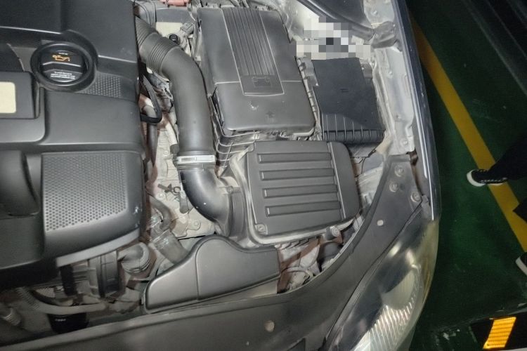 Used Volkswagen Sagitar 2011 1.6L Automatic Comfort Edition Engine Bay Left