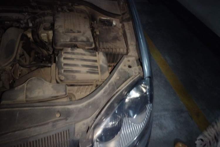 Used Volkswagen Sagitar 2011 1.4 TSI Automatic Tech Model Engine Bay Left