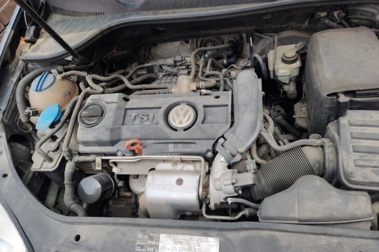 Used Volkswagen Sagitar 2011 1.4 TSI Manual Tech Model Engine Bay
