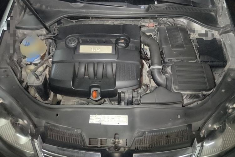 Used Volkswagen Sagitar 2011 1.6L Automatic Comfort Edition Engine Bay