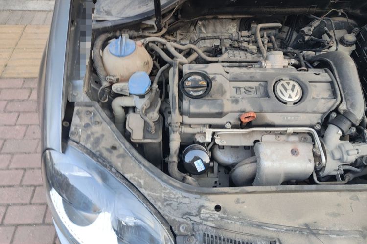 Used Volkswagen Sagitar 2011 1.4 TSI Automatic Tech Model Engine Bay Right
