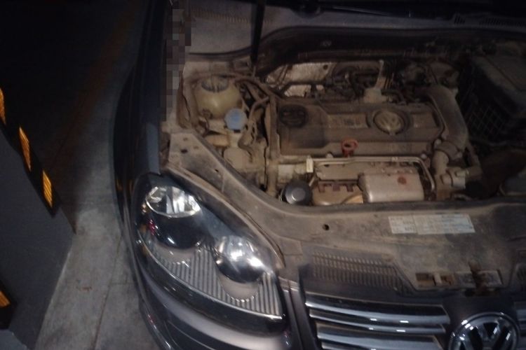 Used Volkswagen Sagitar 2011 1.4 TSI Automatic Tech Model Engine Bay Right