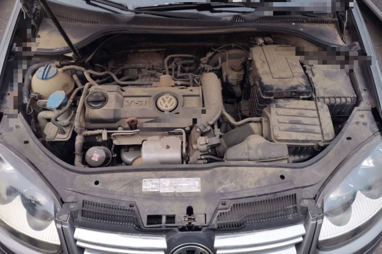 Used Volkswagen Sagitar 2011 1.4 TSI Automatic Tech Model Engine Bay
