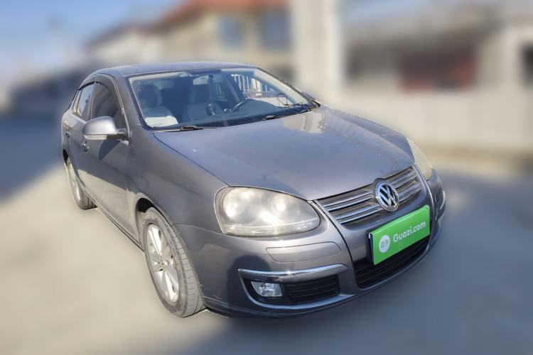 Used Volkswagen Sagitar 2011 1.4 TSI Automatic Tech Model Front Right 45 Deg