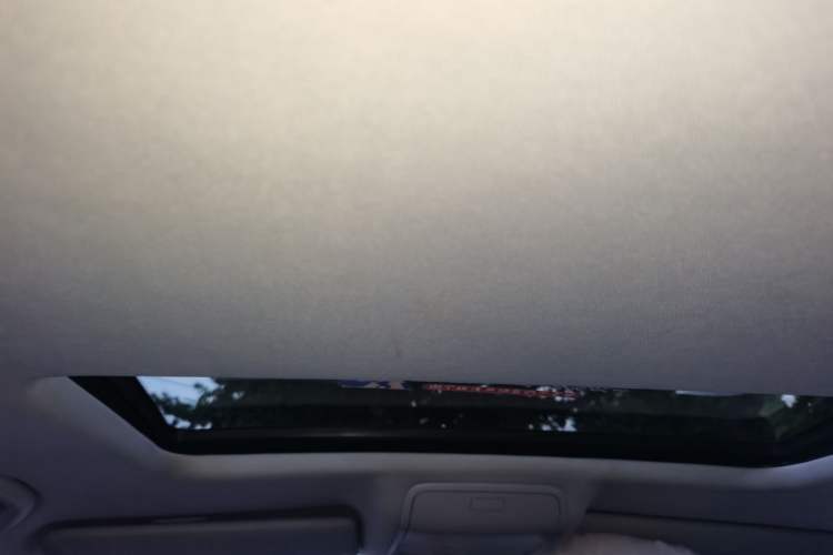 Used Volkswagen Sagitar 2011 1.4 TSI Automatic Luxury Edition Headliner