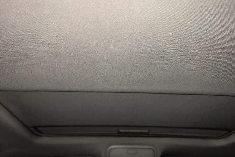 Used Volkswagen Sagitar 2011 1.4 TSI Automatic Luxury Edition Headliner