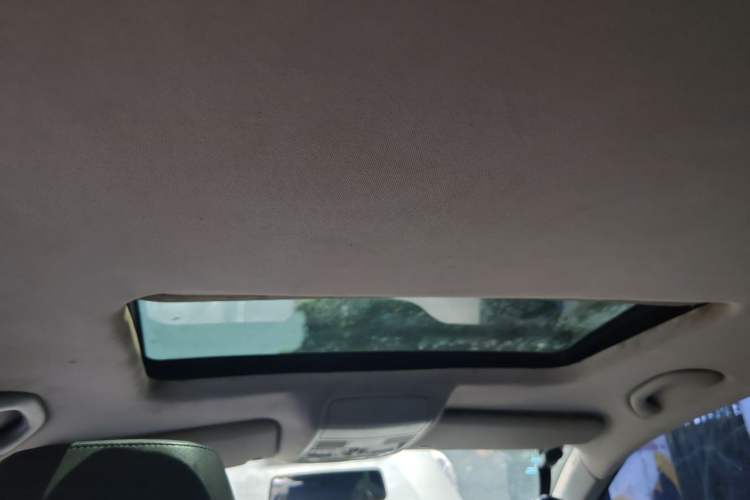 Used Volkswagen Sagitar 2011 1.4 TSI Manual Luxury Edition Headliner