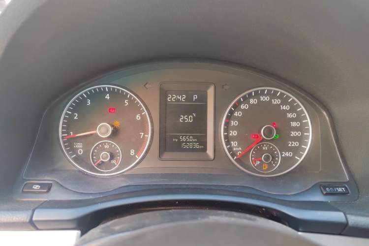Used Volkswagen Sagitar 2011 1.6L Automatic Comfort Edition Instrument Cluster