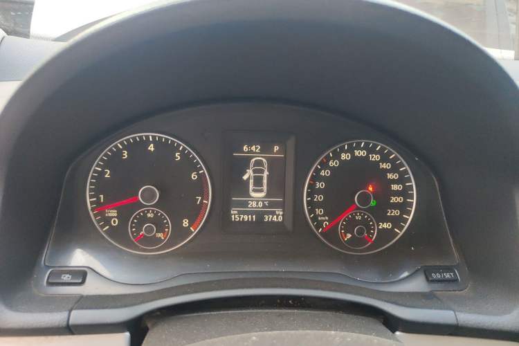 Used Volkswagen Sagitar 2011 1.4 TSI Automatic Tech Model Instrument Cluster