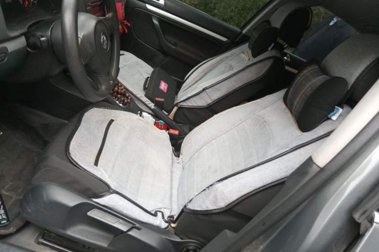 Used Volkswagen Sagitar 2011 1.6L Automatic Comfort Edition Left Front Seat