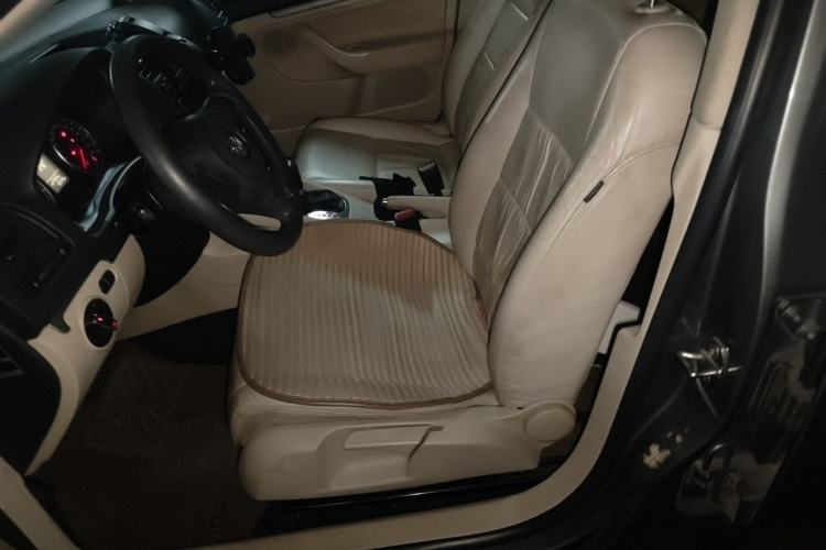Used Volkswagen Sagitar 2011 1.6L Automatic Comfort Edition Left Front Seat