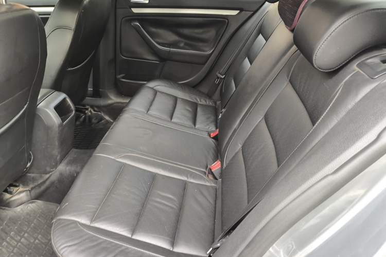 Used Volkswagen Sagitar 2011 1.6L Automatic Special Edition Left Rear Seat