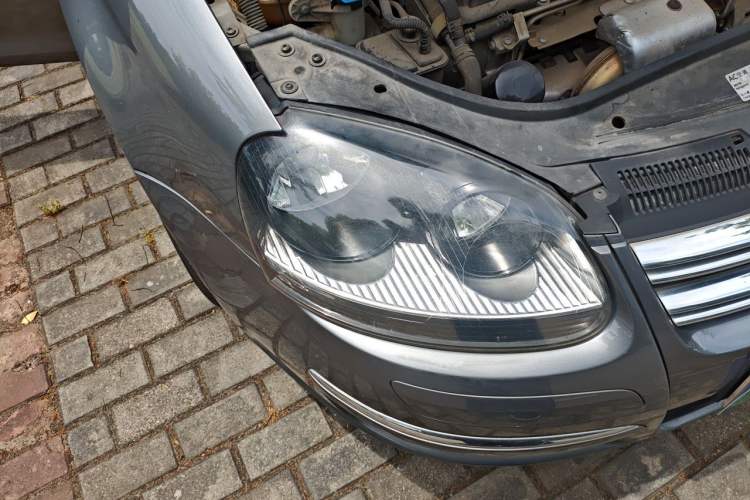 Used Volkswagen Sagitar 2011 1.4 TSI Manual Luxury Edition Right Front Headlight