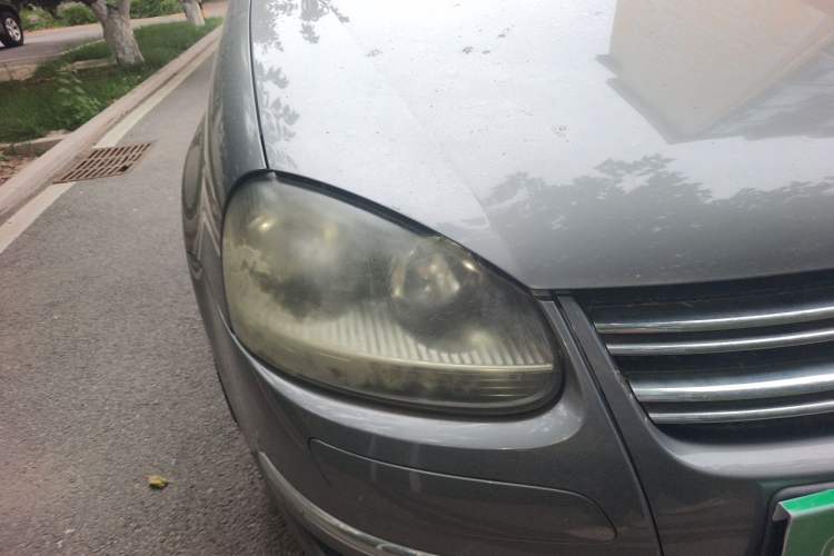 Used Volkswagen Sagitar 2011 1.4 TSI Automatic Tech Model Right Front Headlight