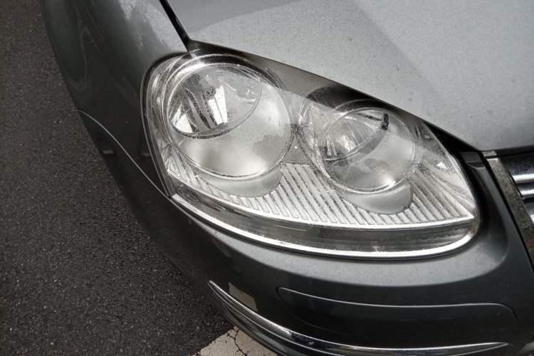 Used Volkswagen Sagitar 2011 1.6L Automatic Comfort Edition Right Front Headlight