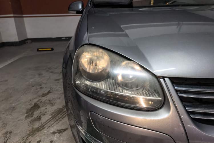 Used Volkswagen Sagitar 2011 1.4 TSI Automatic Luxury Edition Right Front Headlight