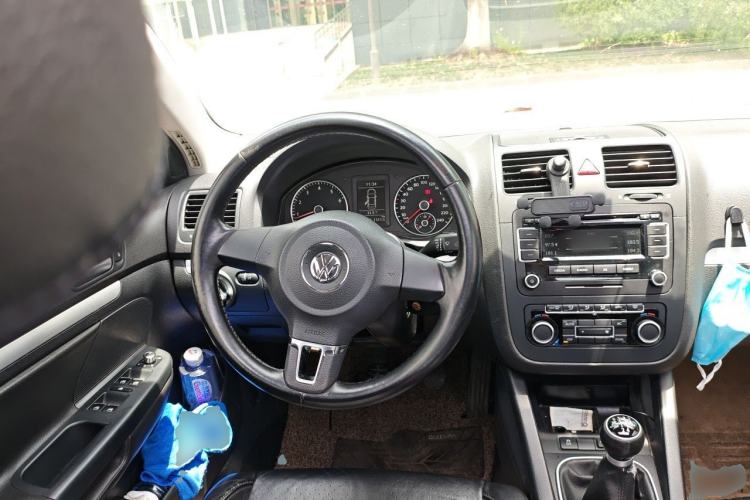 Used Volkswagen Sagitar 2011 1.4 TSI Manual Luxury Edition Steering Wheel