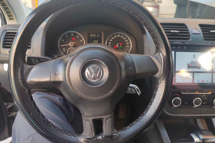Used Volkswagen Sagitar 2011 1.6L Automatic Comfort Edition Steering Wheel