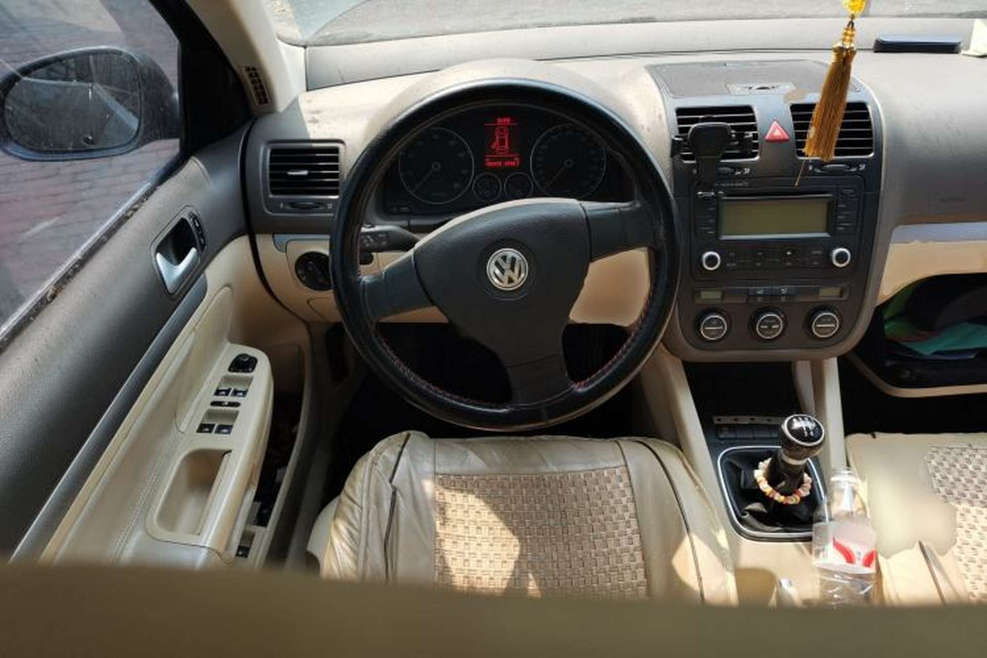 Used Volkswagen Sagitar 2011 1.4 TSI Manual Tech Model Steering Wheel